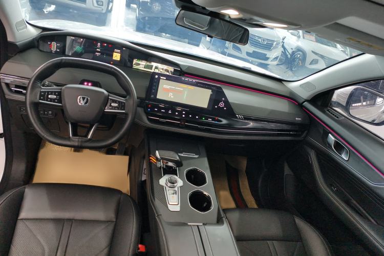 Used CHANGAN UNI-K 2023 2.0T Two-Wheel Drive Enjoyment Version
