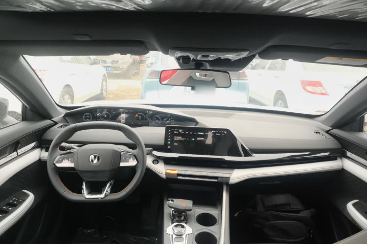 Used Changan UNI-V iDD 2024 Blue Whale Smart Electric iDD 136km ZhiKu Model