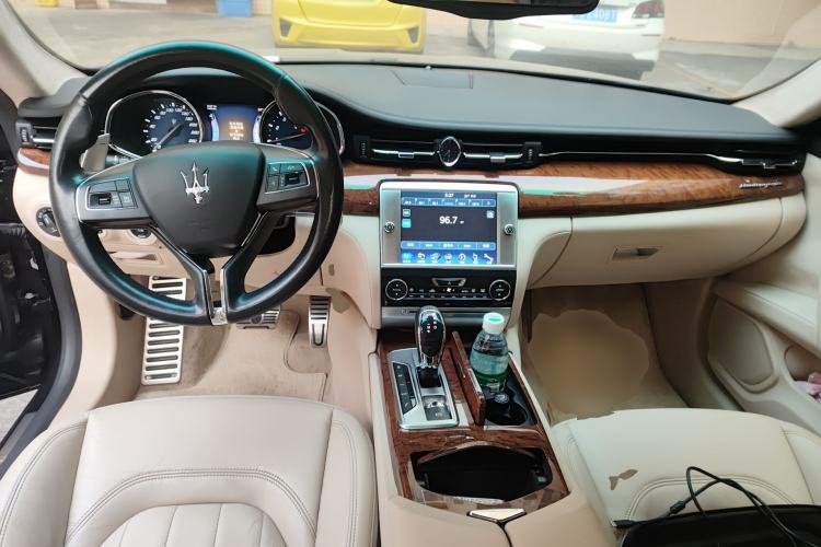 Used Maserati President 2013 3.0T Standard Model Center Console