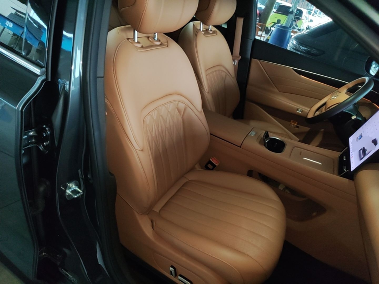 Dongfeng Aeolus L8 2025 Model 185KM Dream Edition — снимка 19