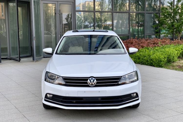 Used Volkswagen Sagitar 2015 1.6L Manual Comfort Model Exterior 1