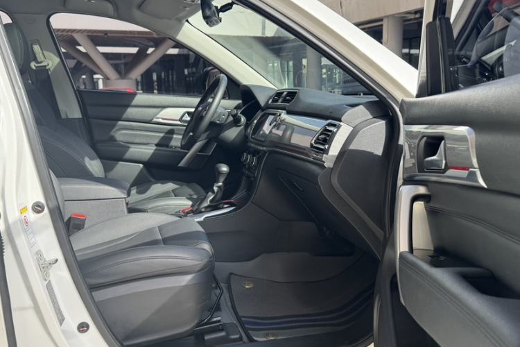 Used Haval H2 2017 Blue Label 1.5T Automatic Two-Wheel Drive Prestige Model Interior 11