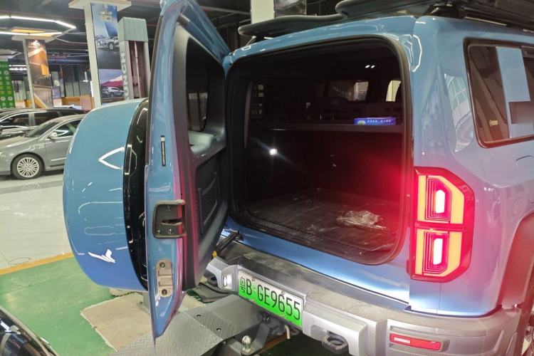 Used Formula Leopard Leopard 5 2023 Navigator Edition