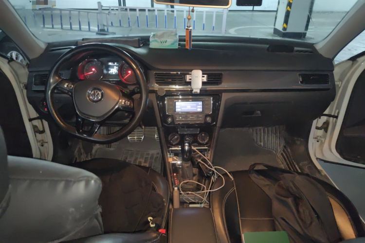 Used Volkswagen C-TREK 2018 230TSI DSG Comfort Model Center Console