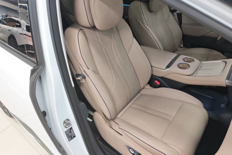 Used XPeng X9 2025 740 Ultra-Long Range Max