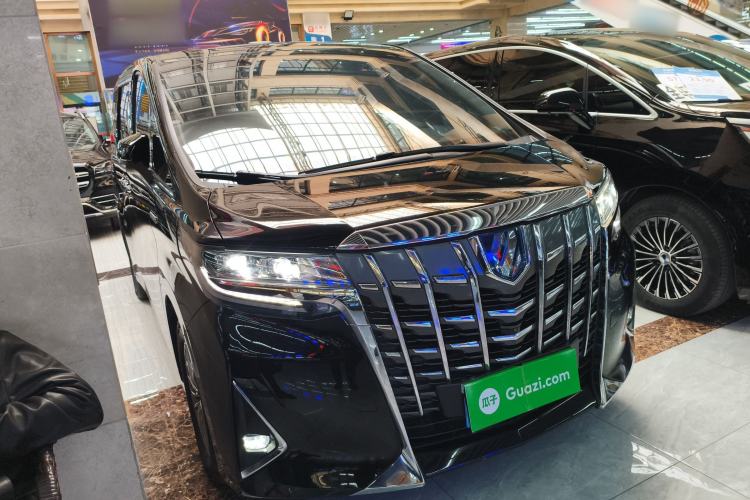 Used Toyota Alphard 2020 Dual-Engine 2.5L Luxury Edition Front Right 45 Deg