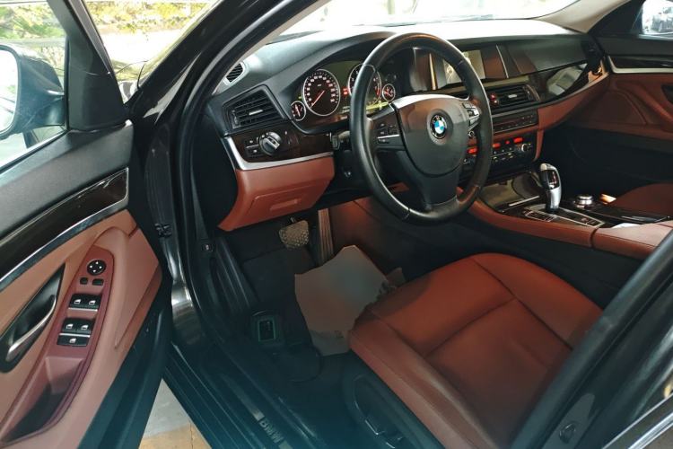 Used BMW 5 Series 2014 525Li Leading Model
