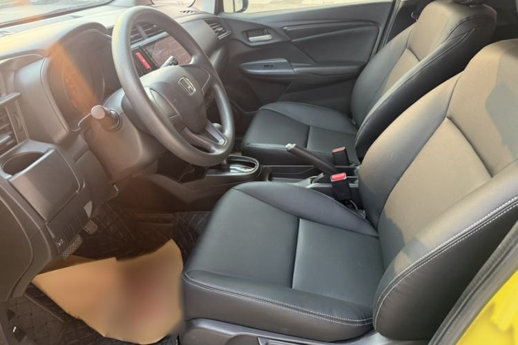 Used Honda Fit 2014 1.5L LX CVT Comfort Model Interior 3