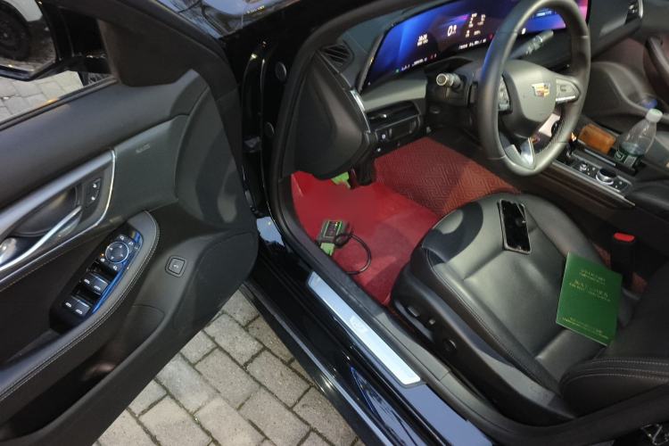 Used Cadillac CT5 2024 28T Luxury Pro Trim Interior 3