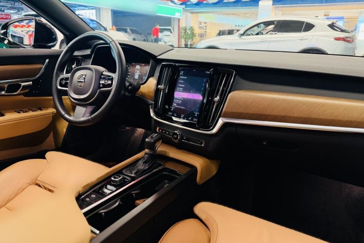 Used Volvo S90 2016 T6 AWD Zhiya Edition
