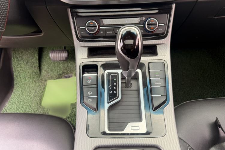 Used Geely Auto Emgrand GL 2019 1.4T CVT Elite Smart Edition Interior 4