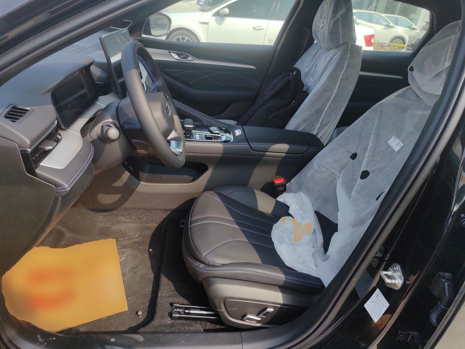 Переднее сиденье в автомобиле