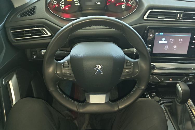 Used Peugeot 308 2018 1.6L Automatic Luxury Edition Steering Wheel