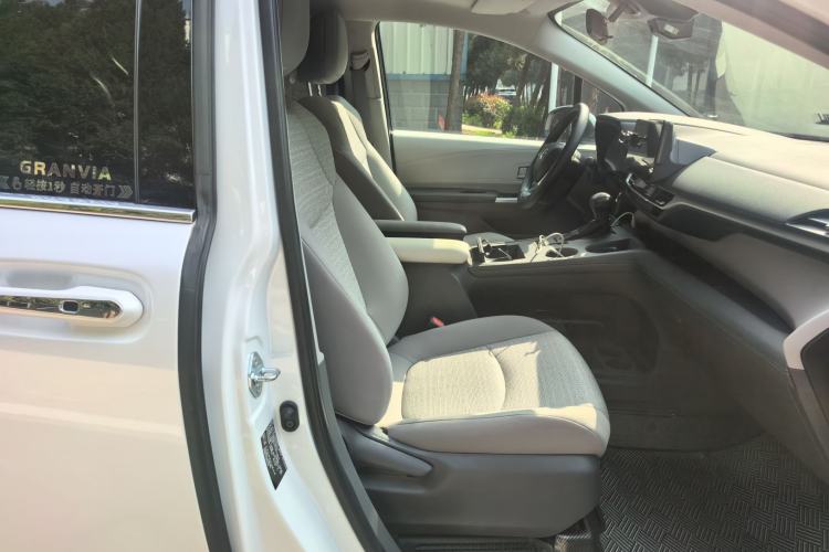 Used Toyota SIENNA 2024 2.5L Hybrid Comfort Edition