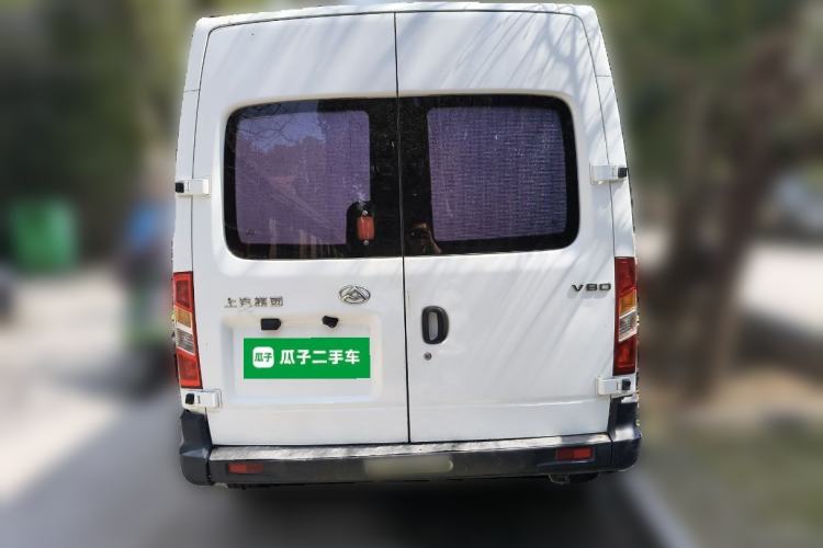 Used SAIC MAXUS Xintu V80 2019 2.5T Classic Model 6-Speed Manual Aotong Long Wheelbase Mid-Height 7-Seater