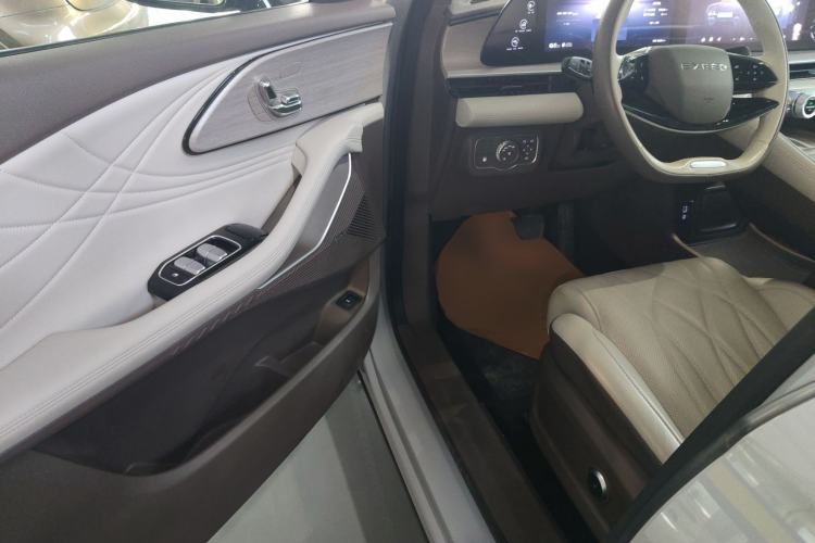 Used EXEED Stellar C-DM 2024 1.5T Long-Range Pro
