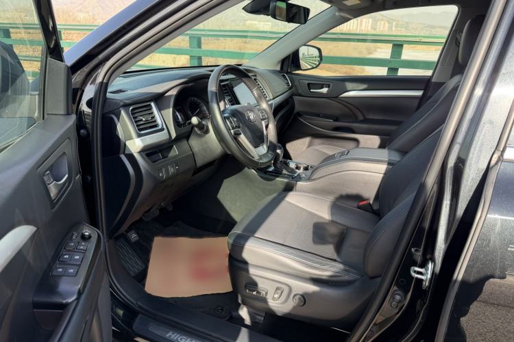 Used Toyota Highlander 2018 2.0T Four-Wheel Drive Luxury Version 7 Seats China VI Standard