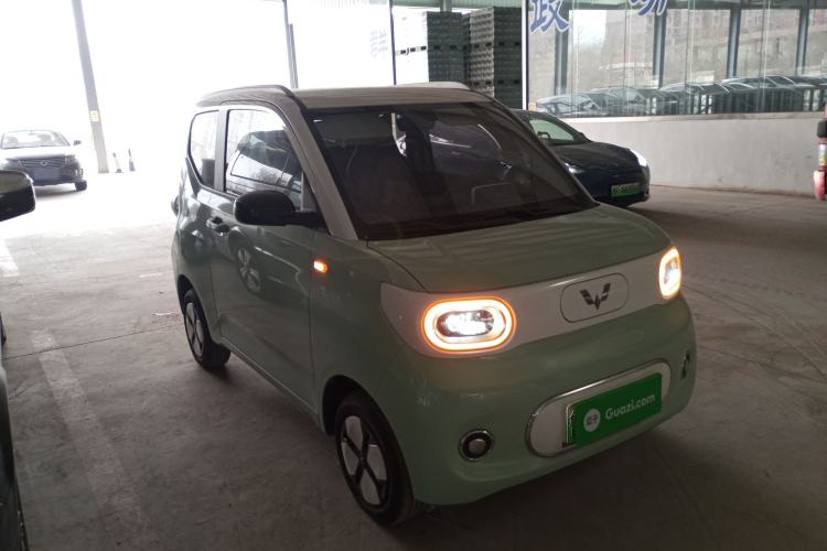 Used Wuling Hongguang MINIEV 2024 3rd Generation 215km Advanced Version Front Right 45 Deg