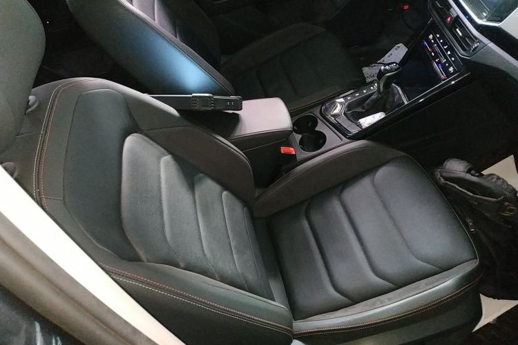 Used Volkswagen Tayron 2021 280TSI Two-Wheel Drive Luxury Smart Connectivity Version Right Front Seat