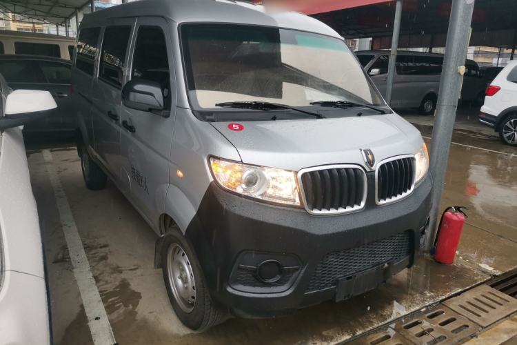 Used Jinbei Hiace X30 2023 1.5L Super-Comfortable Passenger Van 5/6/7-Seater Non-Air-Conditioned Version Model SWC15M