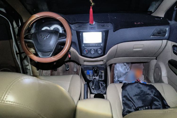 Used Wuling Hongguang 2015 1.5L S1 Comfort China V Standard
