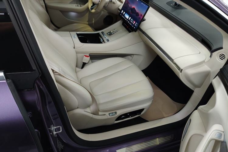 Used Hima Luxeed S7 2025 785 km Ultra