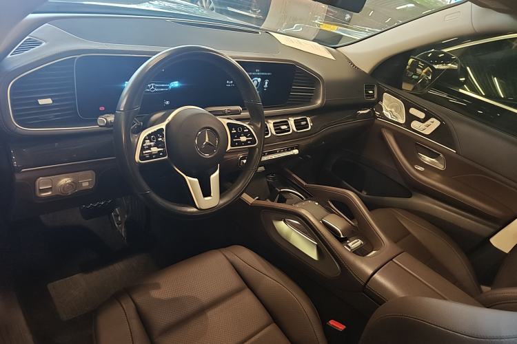 Used Mercedes-Benz GLS 2021 GLS 450 4MATIC Stylish Model Interior 2