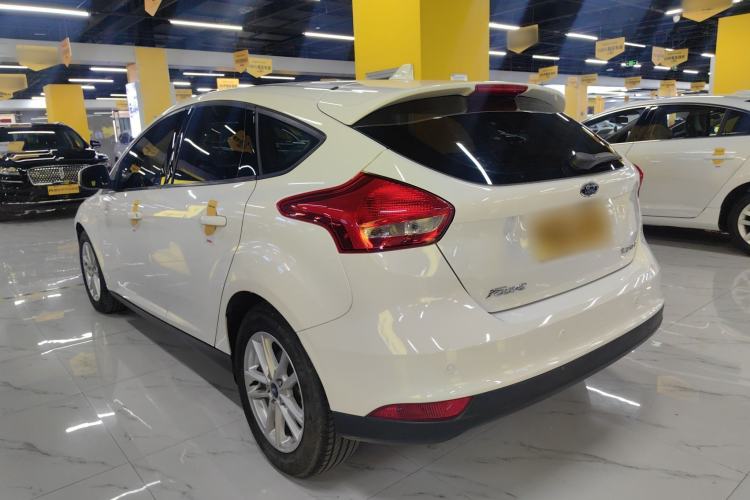 Used Ford Focus 2018 Hatchback Classic 1.6L Automatic Trendy SmartDrive Edition
