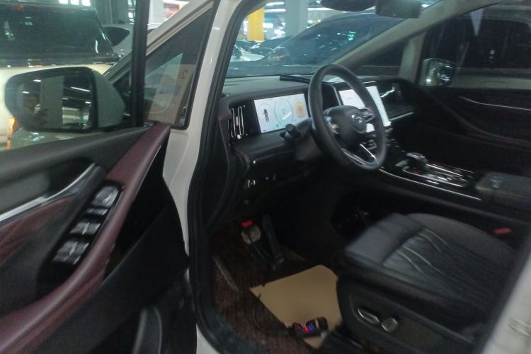 Used GAC Trumpchi M8 2024 Master Series 400T Prestige Edition
