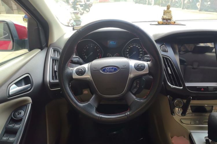 Used Ford Focus 2012 Sedan 1.6L Automatic Fashion Edition
