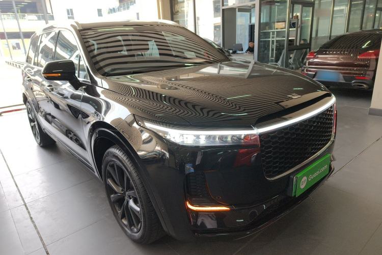 Used Li Auto ONE 2021 Extended-Range 6-Seater Version Front Right 45 Deg