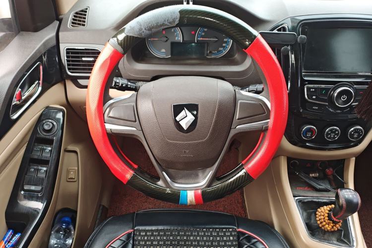 Used Baojun 730 2014 1.5L manual Comfort ESP version 7 seats