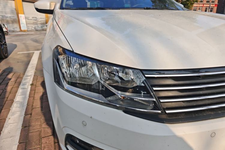 Used Volkswagen Gran Lavida 2017 180TSI DSG Comfort Edition Right Front Headlight