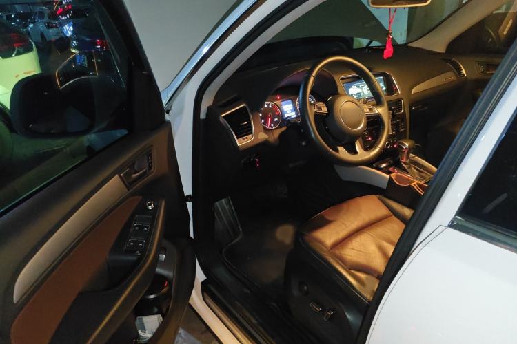 Used Audi Q5 2017 Plus 40 TFSI Ambition Model