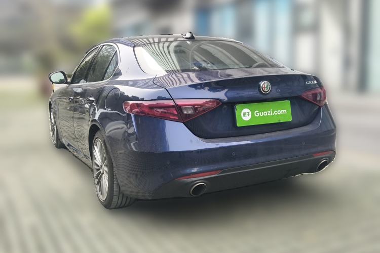 Used Alfa Romeo Giulia 2017 2.0T 280HP Luxury Edition Rear Left 45 Deg