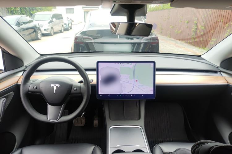 Used Tesla Model Y 2021 Long-Range All-Wheel-Drive Version 3D7 Center Console