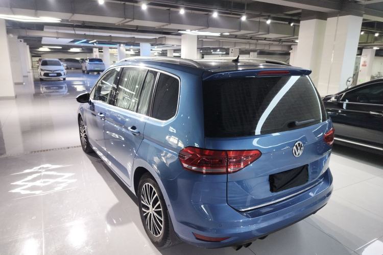 Used Volkswagen Touran 2018 Volkswagen Touran L 280TSI DSG Luxury Edition 7 Seats Rear Left 45 Deg