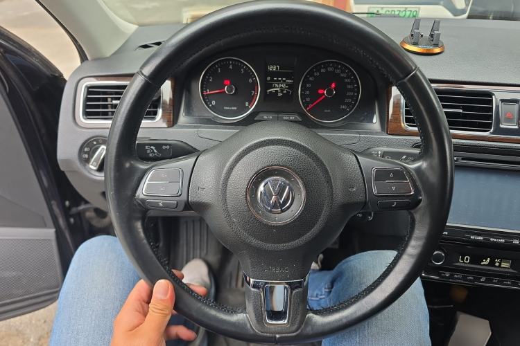 Used Volkswagen Santana 2013 1.6L Manual Comfort Edition