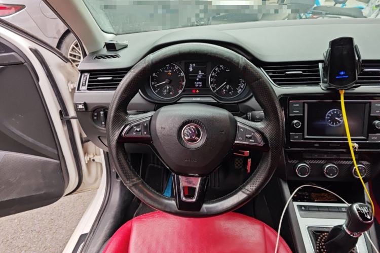 Used Skoda Octavia 2017 1.6L Manual Front-Wheel-Drive Version