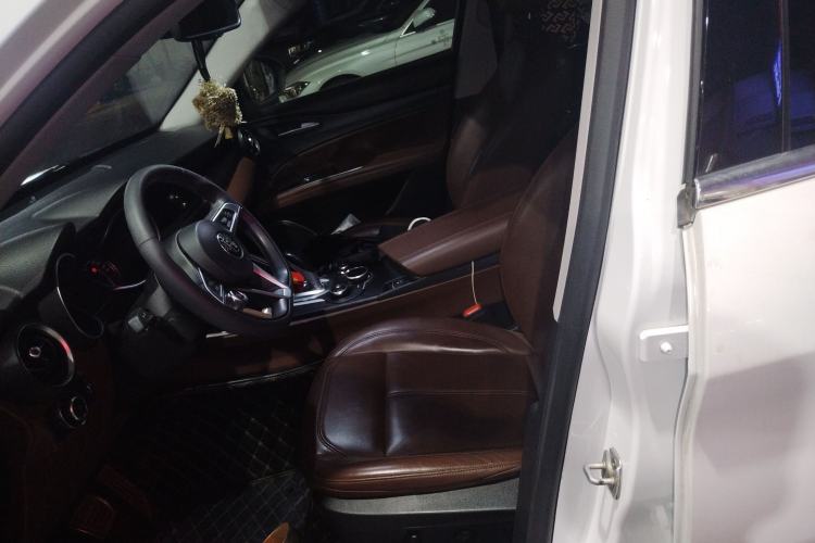 Used Alfa Romeo Stelvio 2017 2.0T 200HP Elite Edition