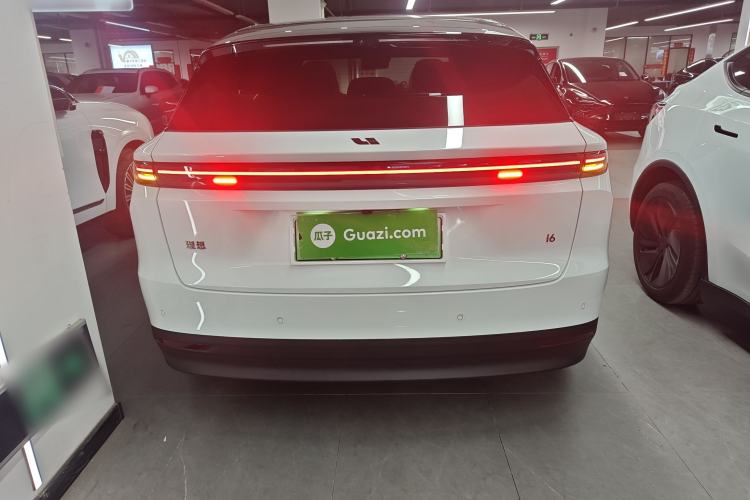 Used Li Auto i6 2025 Model Two-Wheel-Drive Standard Type
