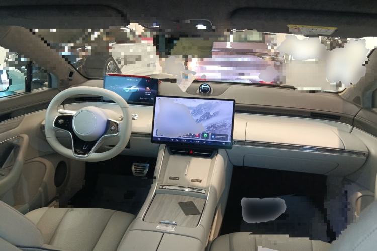 Used Hima Luxeed S7 2025 785 km Ultra Center Console