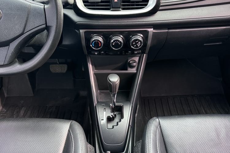 Used Toyota YARiS L Zhi Xuan 2016 Revised 1.5E CVT Charming Edition Interior 3