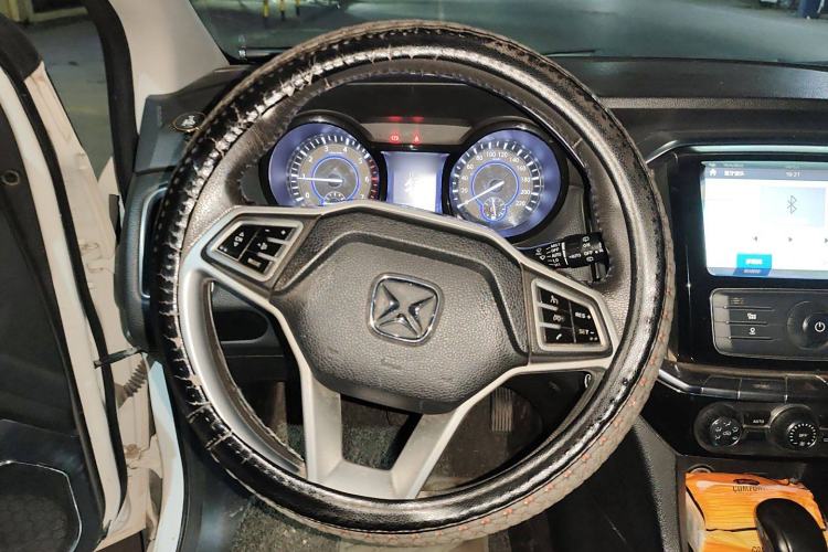 Used JMC Yusheng S350 2016 2.0T Automatic Two-Wheel Drive Gasoline Luxury Version with Sunroof 5 Seats
