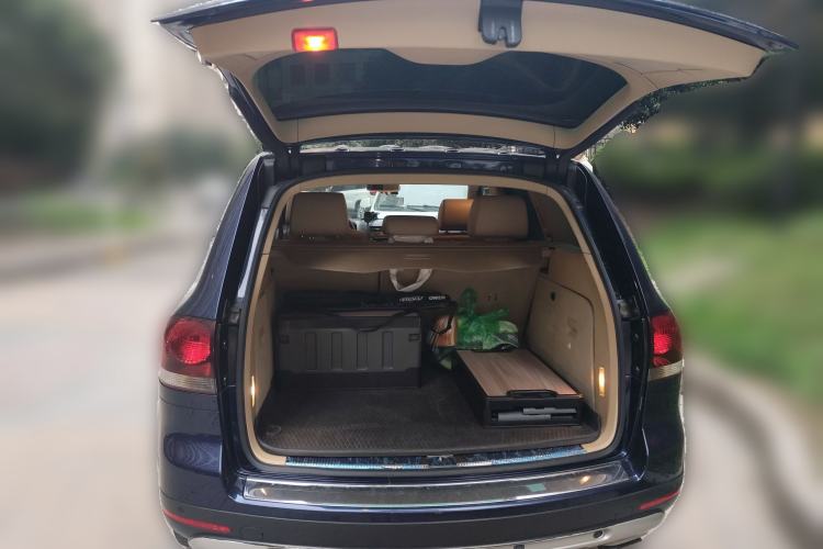 Used Volkswagen Touareg 2009 3.0T Diesel Luxury Version Trunk