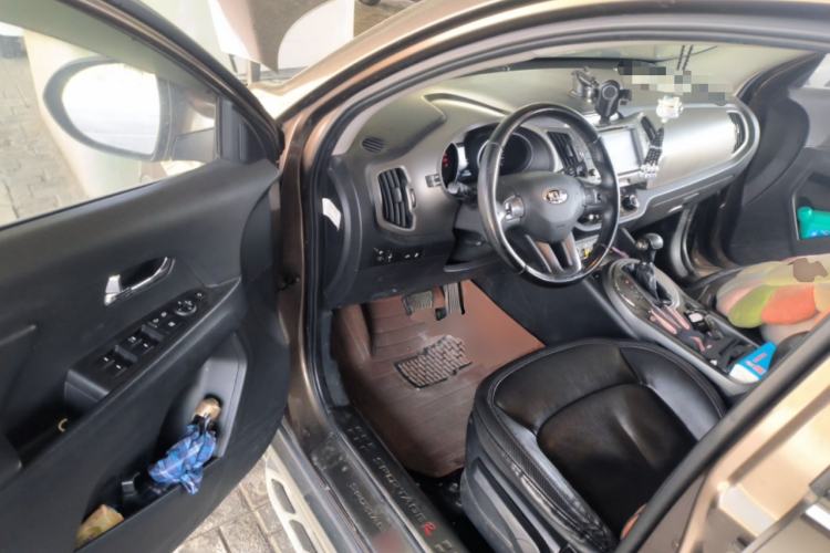 Used Kia Sportage R 2015 2.0L Automatic Two-Wheel Drive DLX Model
