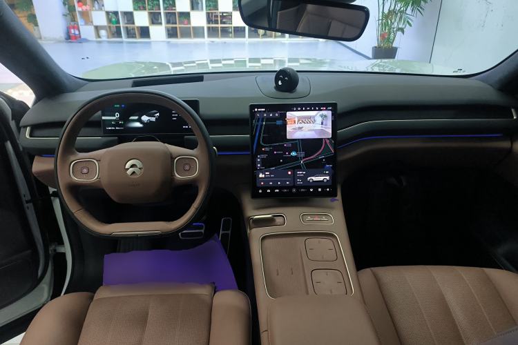 Used Nio ES8 2023 100kWh Signature Edition
