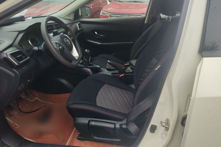 Used Nissan Lannia 2016 1.6L Manual Cool Edition
