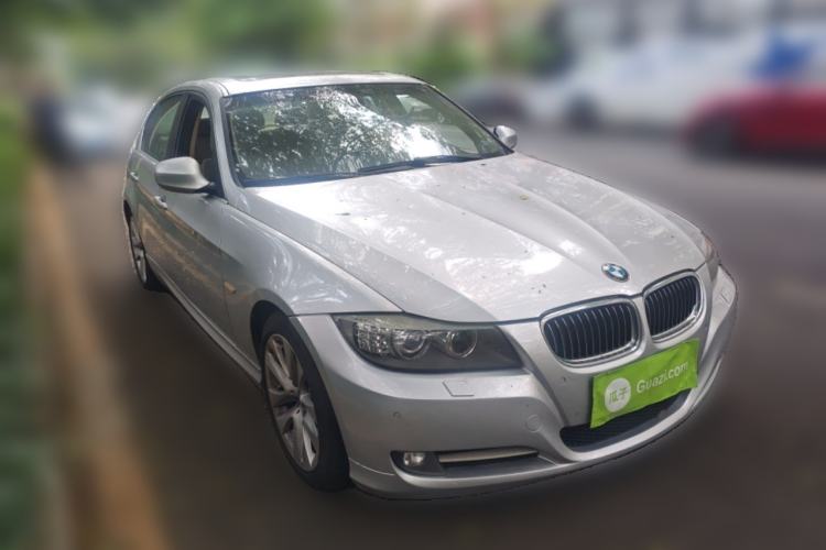 Used BMW 3 Series 2011 320i Luxury Edition Front Right 45 Deg