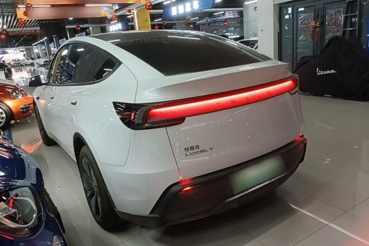 Used Tesla Model Y 2025 Rear-Wheel Drive First Edition